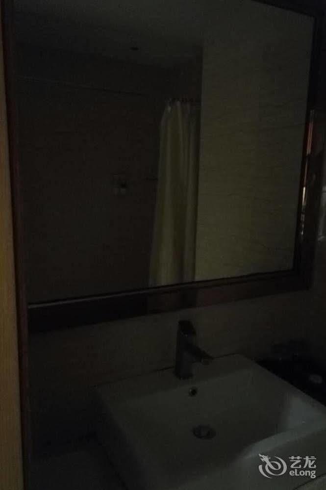 Shenzhen Huamao Aviatic Hotel Екстер'єр фото
